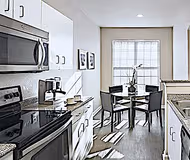 Pierce St, Serviced Apartment