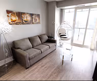 Front St West Serviced Apartment