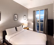 Front St West Serviced Apartment