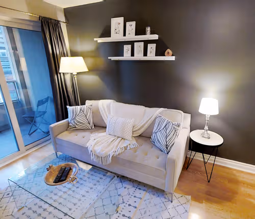 Wellington St West Serviced Apartments