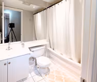 Wellington St West Serviced Apartments