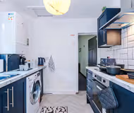 Fully equipped kitchen at Valencia Road by Mia Partners