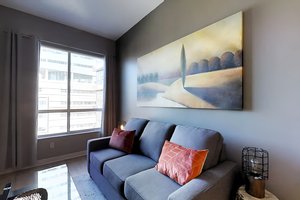 Simcoe St Serviced Apartment