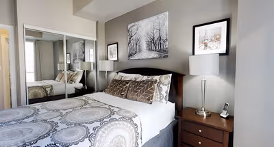 Simcoe St Serviced Apartment