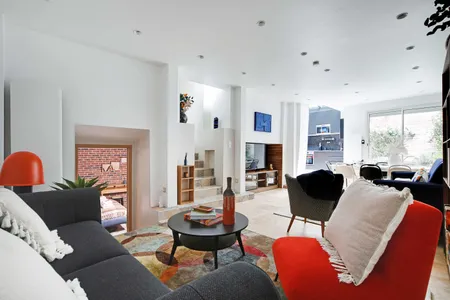 Pompidou Serviced Apartment