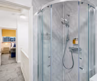 Chertsey House - 5 Bedrooms