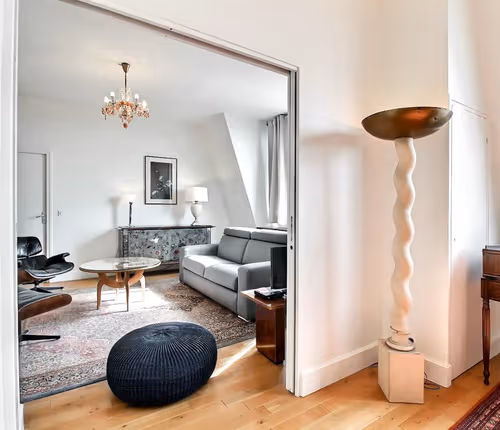 Chabrol Serviced Apartment