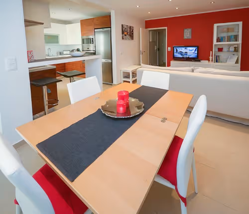 Rua Luciano Freire 6