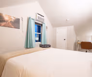 Hawthorne Avenue Apartment