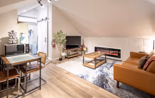 Hawthorne Avenue Apartment