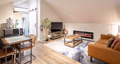 Hawthorne Avenue Apartment