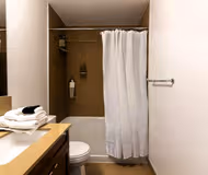 Dunfield Ave Serviced Apartment