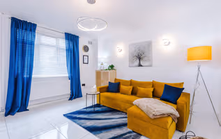 Stunning Semi Detached Home, Driveway, Sleeps 7  Share  Save