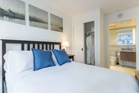 Richards St Apartment