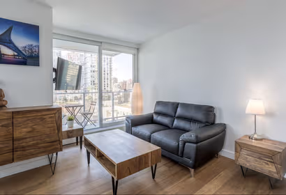 Richards St Apartment