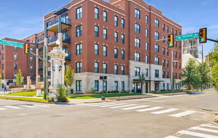 W Grace Street Apartment