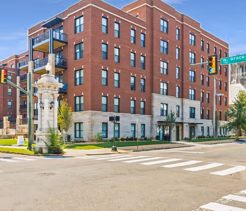 W Grace Street Apartment