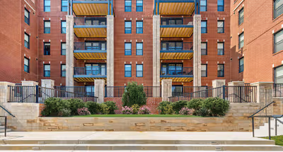 W Grace Street Apartment