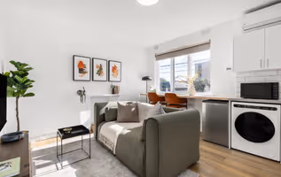 Wellington St. Serviced Apartment