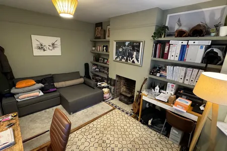 Bramston House 4 Bedrooms Condo with Steam Room