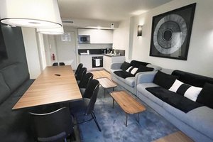 4 Bedroom Rue du Ponceau Serviced Apartment