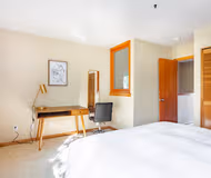 NW Naito Pkwy Apartment