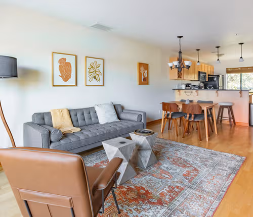 NW Naito Pkwy Apartment