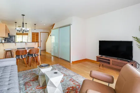 NW Naito Pkwy Apartment