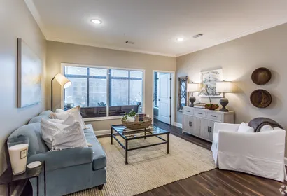 Kings College Ave Apartment