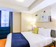 Ennerdale Simcoe Street Apartment