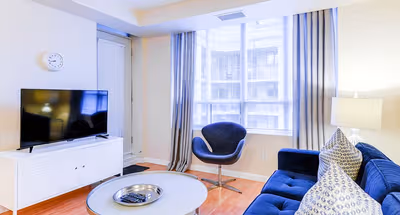 Ennerdale Simcoe Street Apartment