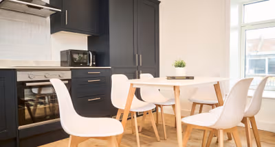 Chic - 5 Bed - 5 Bath - Free Parking