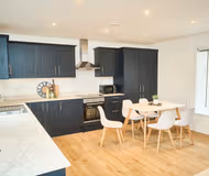 Chic - 5 Bed - 5 Bath - Free Parking