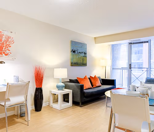 Epic Suite Simcoe Street Apartment