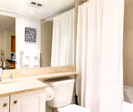 Epic Suite Simcoe Street Apartment