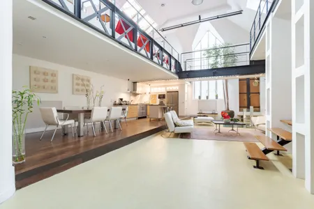 True luxury in a 330m² Montorgueil Loft