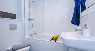 77 Furlong Wy, Salford