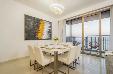 Three Bedroom Apartment in Creek Harbour