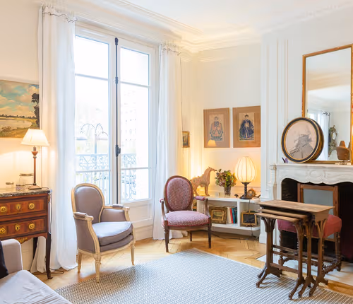 One bedroom in front of UNESCO – Le 7e arrondissement