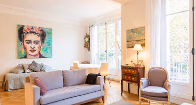 One bedroom in front of UNESCO – Le 7e arrondissement