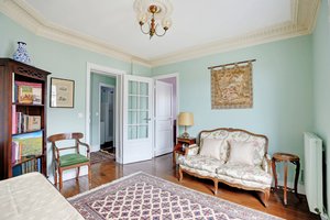 Rue Lapeyrere service apartment