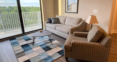 Wilshire Dr Apartment