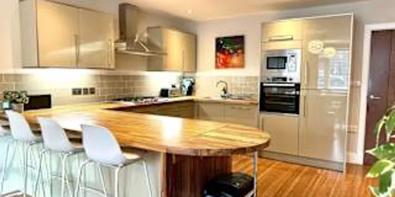 Stylish 2 Bed Garden Apartment