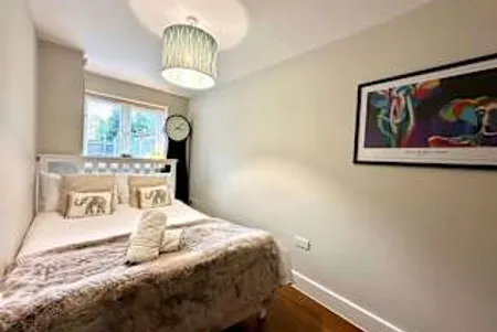 Stylish 2 Bed Garden Apartment