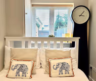 Stylish 2 Bed Garden Apartment