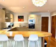 Stylish 2 Bed Garden Apartment