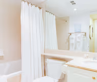 Simcoe St Serviced Apartment