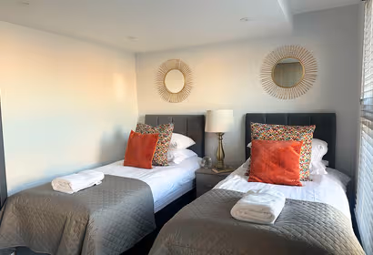 Glenthorne Road Apartment