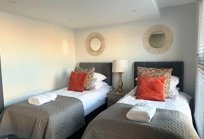 Glenthorne Road Apartment