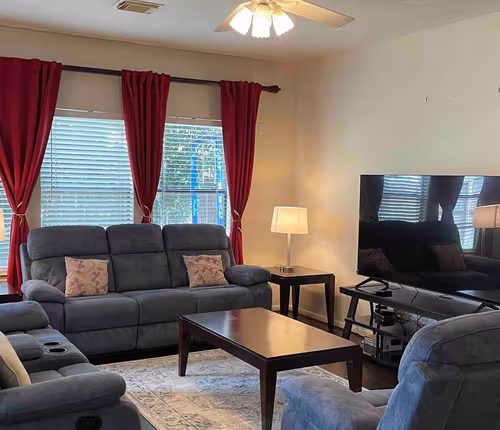 Oakbridge Park Ln Apartment